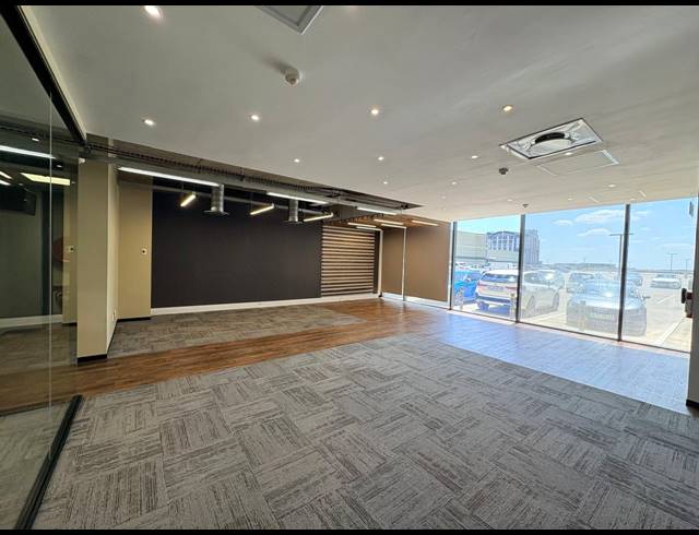 359M² OFFICE TO LET IN WATERFALL